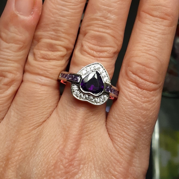 Heart Shaped Amethyst and Topaz Ring - Picture 1 of 10